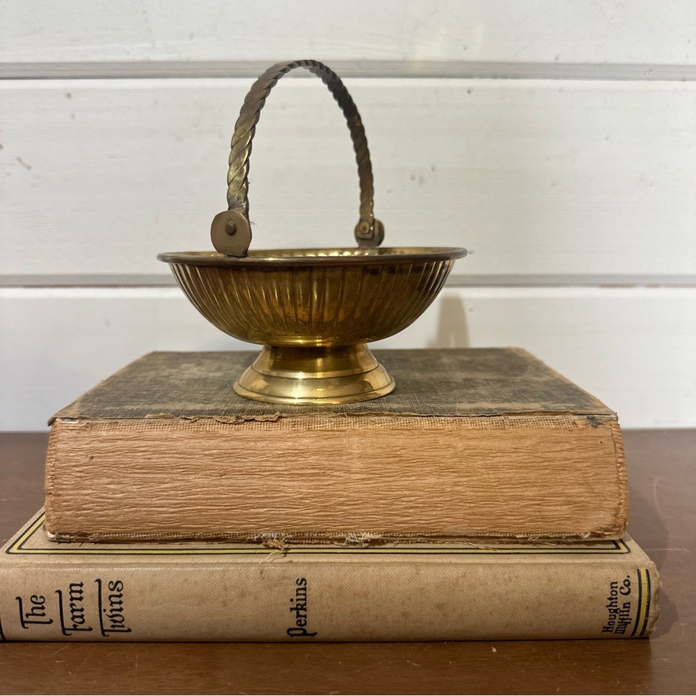 Vintage Brass Decorative Bowl Bucket with Handle - Picture 2 of 8